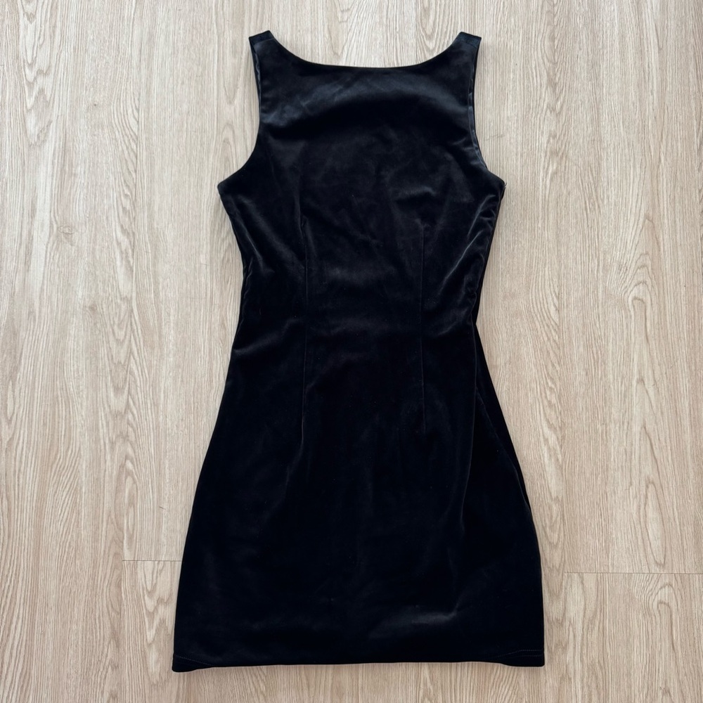 Princess Polly velour pearl back chain back nwot - Picture 4 of 5